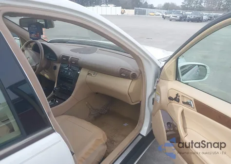 2002 Mercedes-Benz C 320 z USA, uszkodzony, nr VIN WDBRF64J12F282613